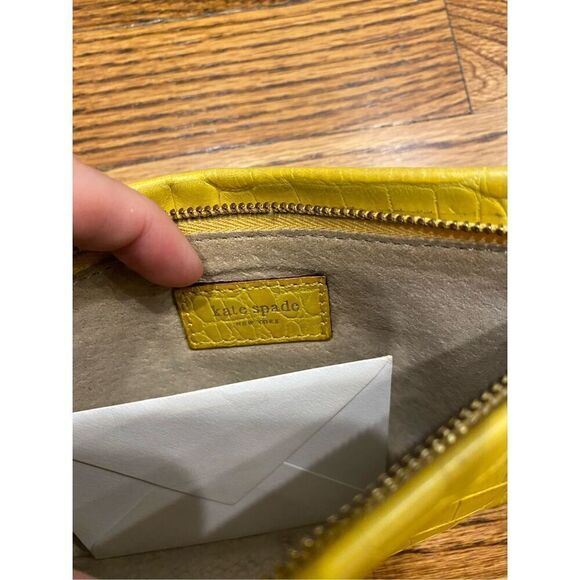 NWT Kate spade crocodile wristlet - Picture 4 of 7